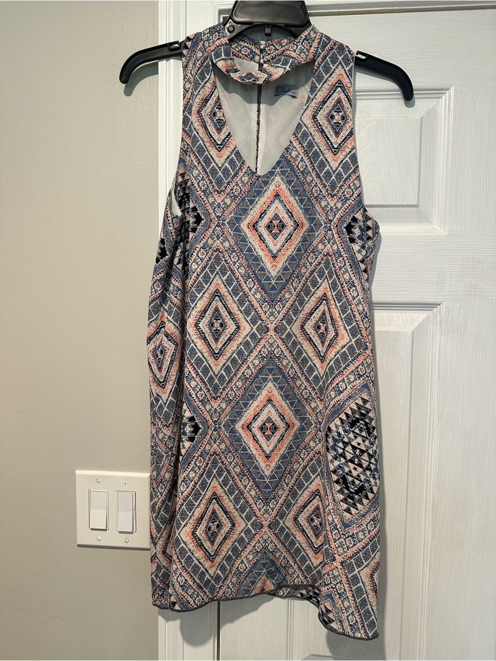 Abbeline Sleeveless Geo Diamond Mini Dress in Blue and Pink